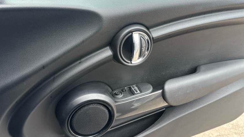 MINI Hatchback 1.5 Cooper 3dr Petrol Hatchback